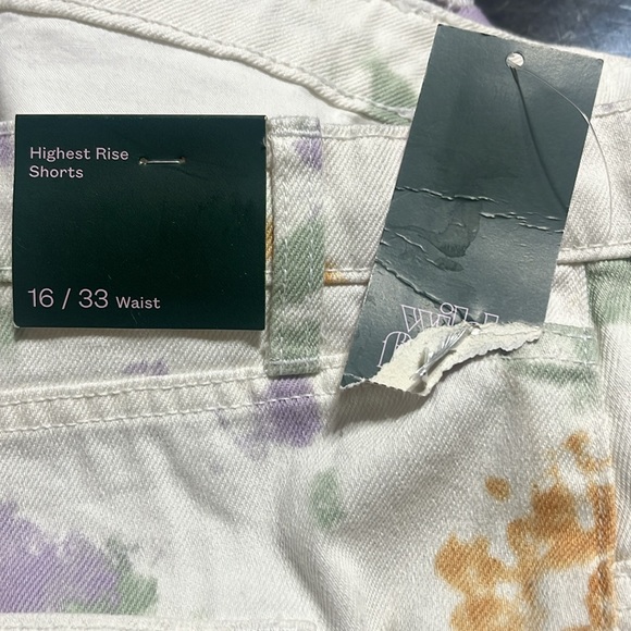 Wild Fable Shorts Sz 16 Frayed Hem High Waisted Splattered Print Tie Dye Denim - Picture 7 of 8